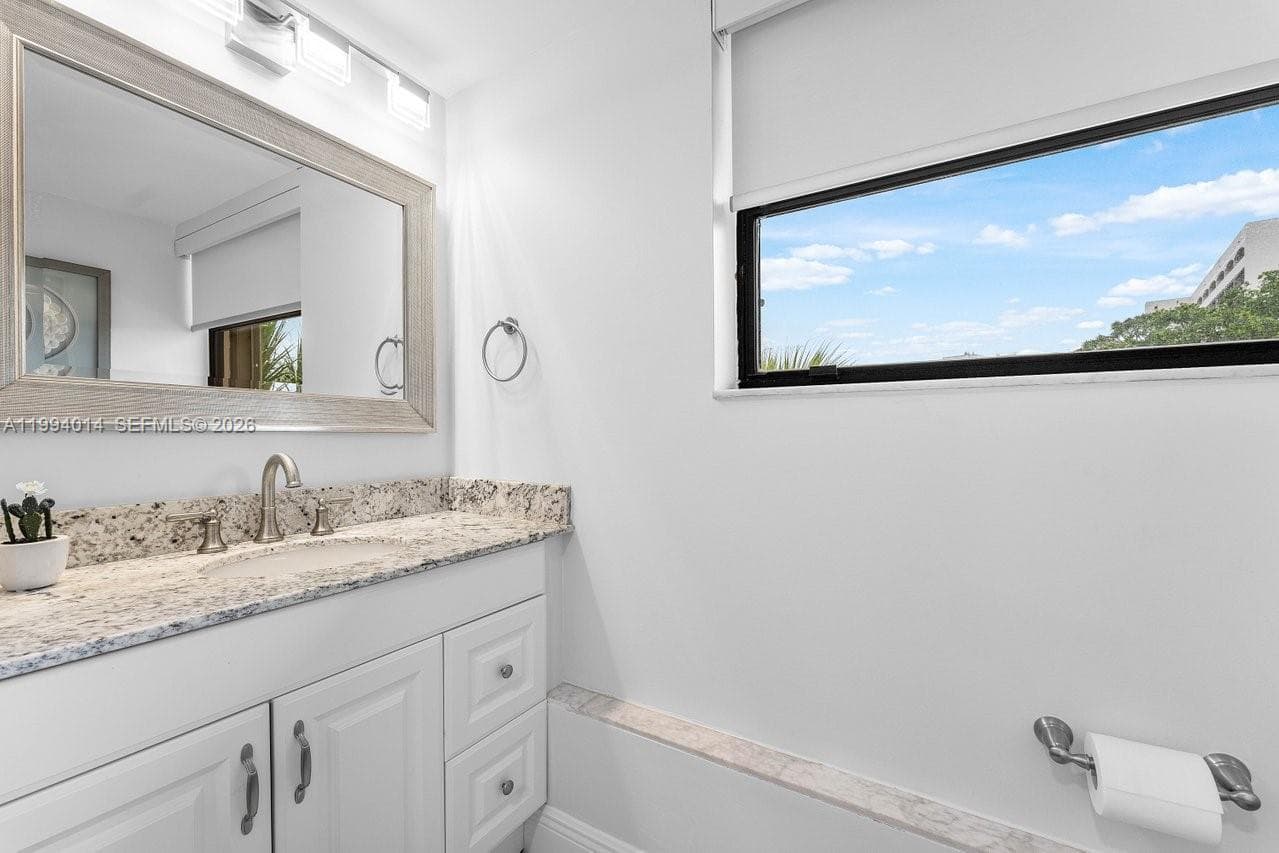 364 Golfview Rd 505 photo 24