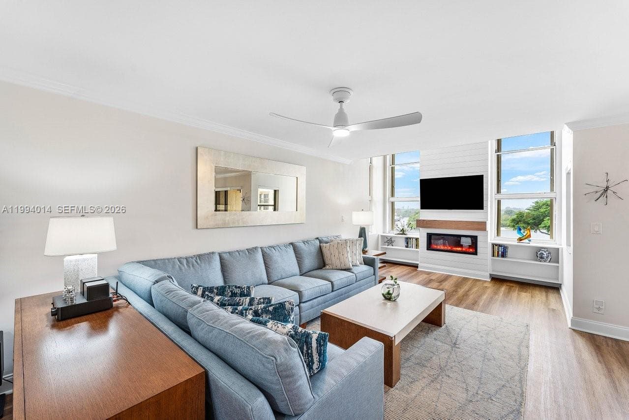 364 Golfview Rd 505 photo 4