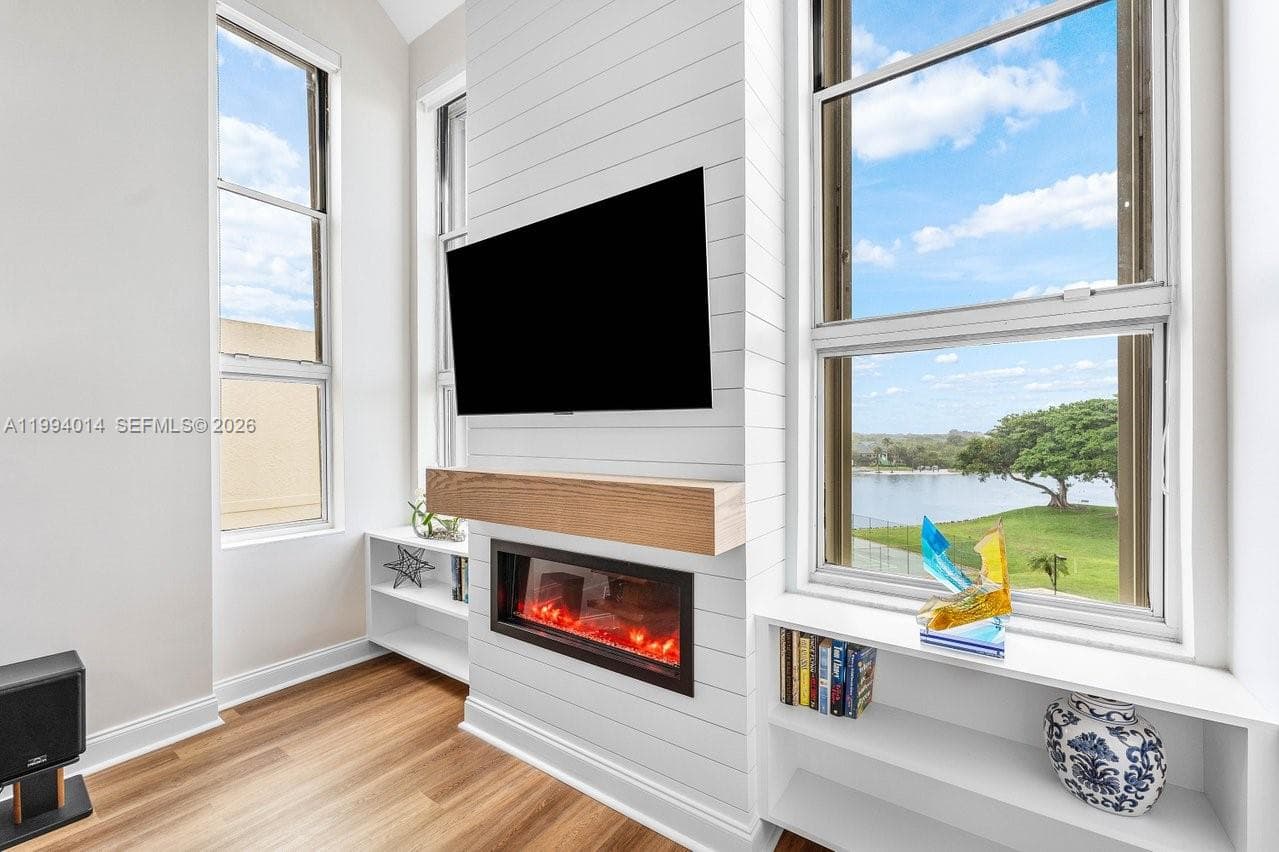 364 Golfview Rd 505 photo 8