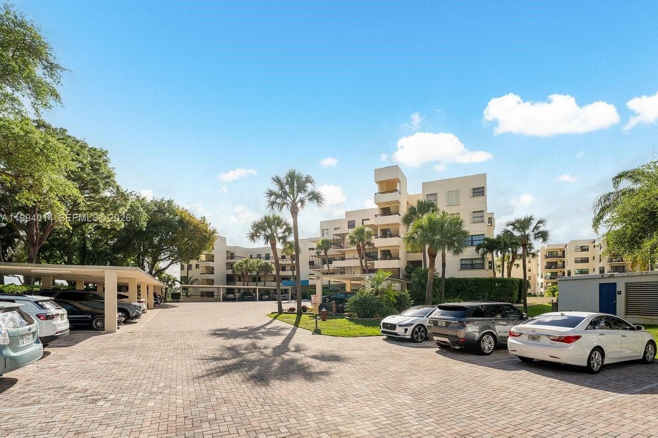 364 Golfview Rd 505 photo 25