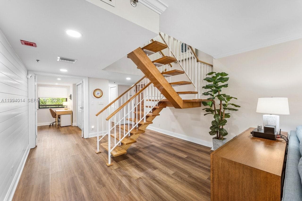 364 Golfview Rd 505 photo 21