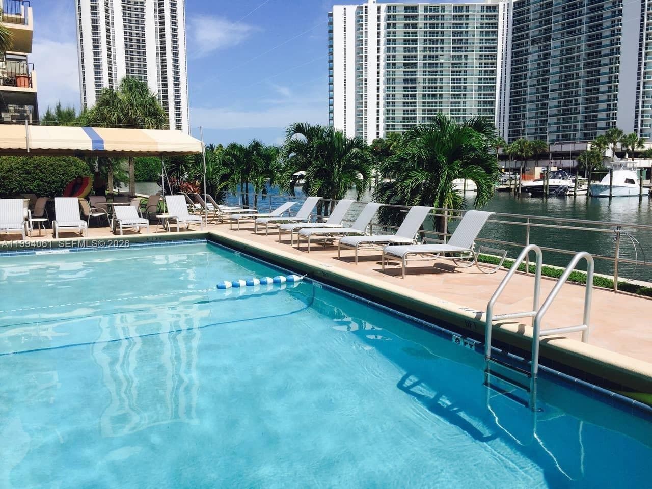 220 Kings Point Dr 509 photo 20