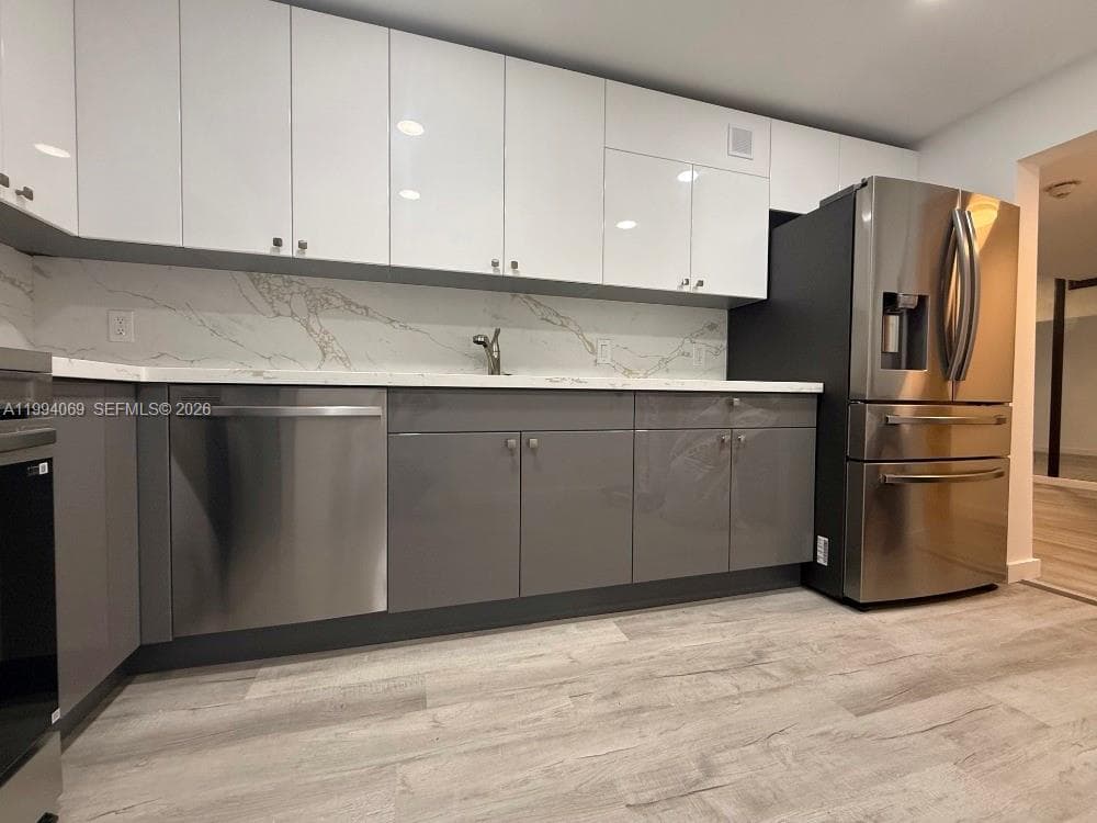 1890 Ocean Dr 1807 photo 9