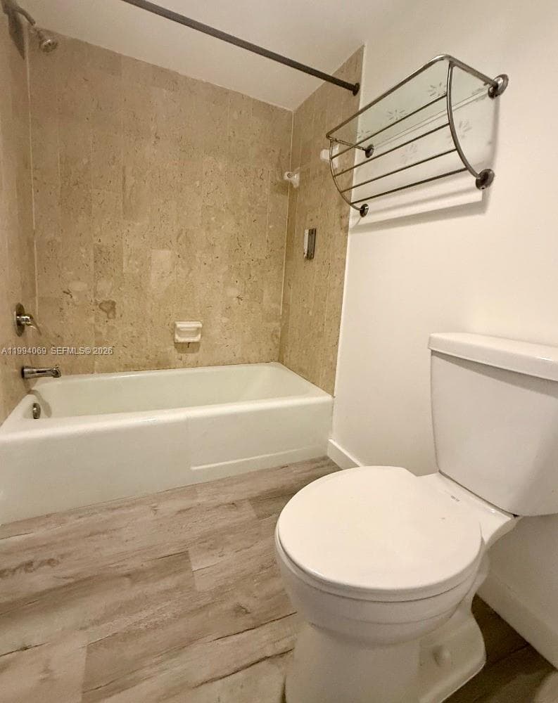 1890 Ocean Dr 1807 photo 15