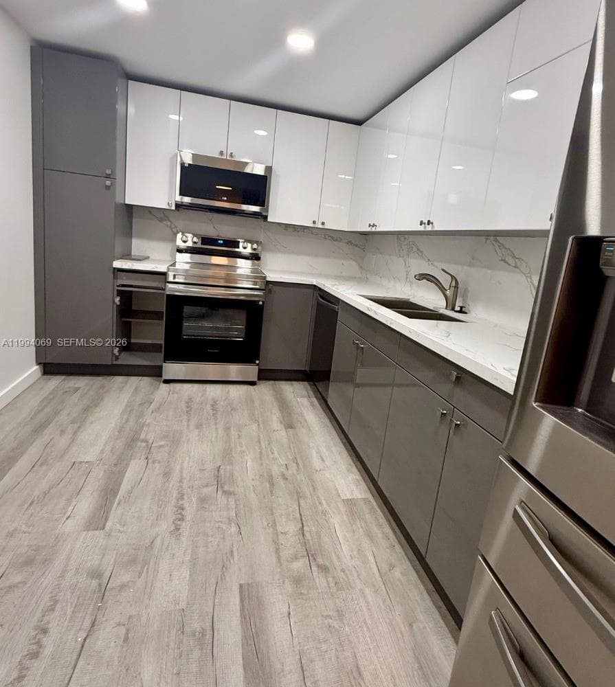 1890 Ocean Dr 1807 photo 11