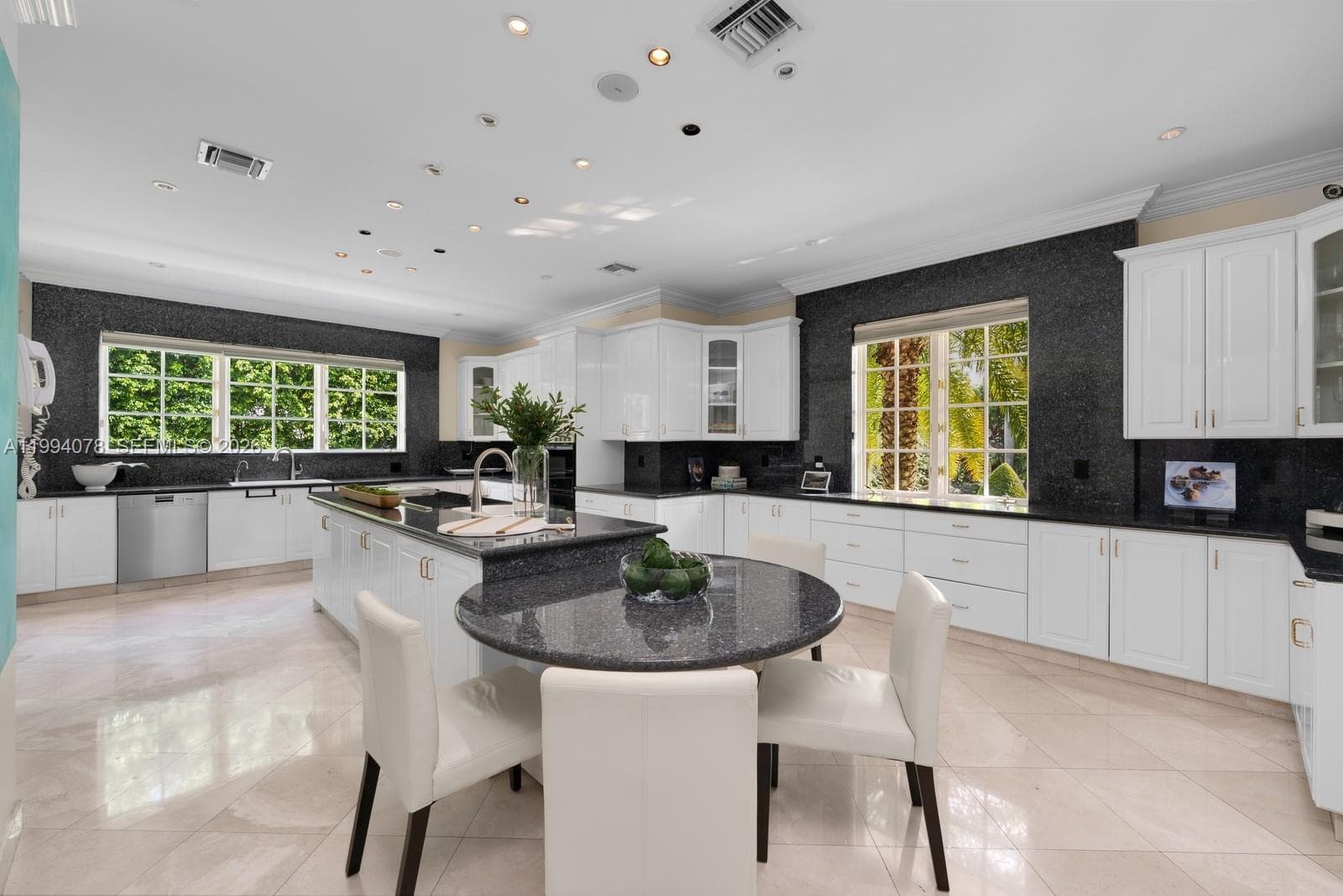 585 Arvida Pkwy photo 6