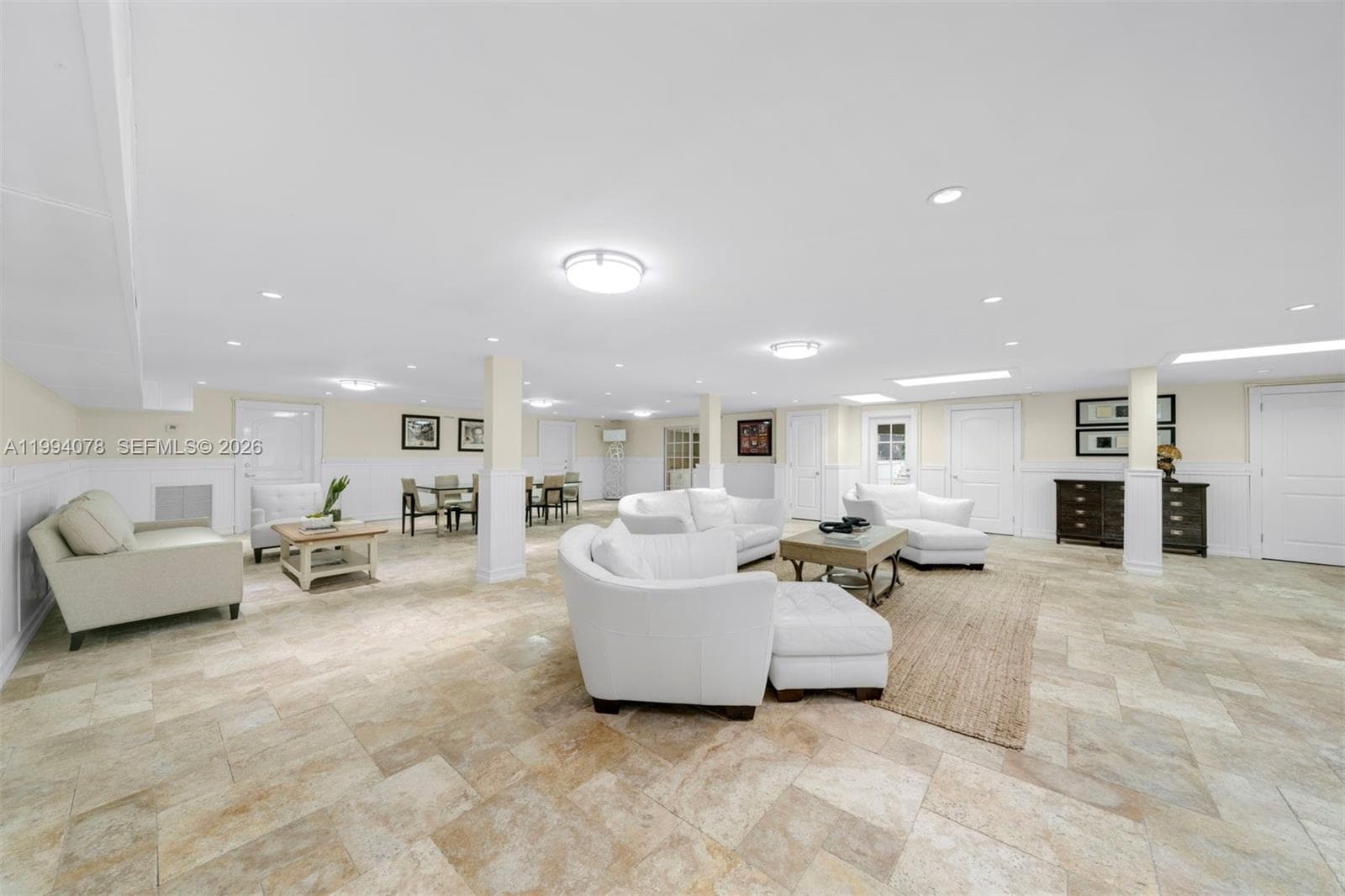 585 Arvida Pkwy photo 17