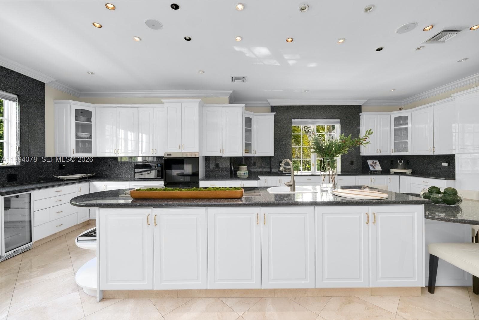 585 Arvida Pkwy photo 7