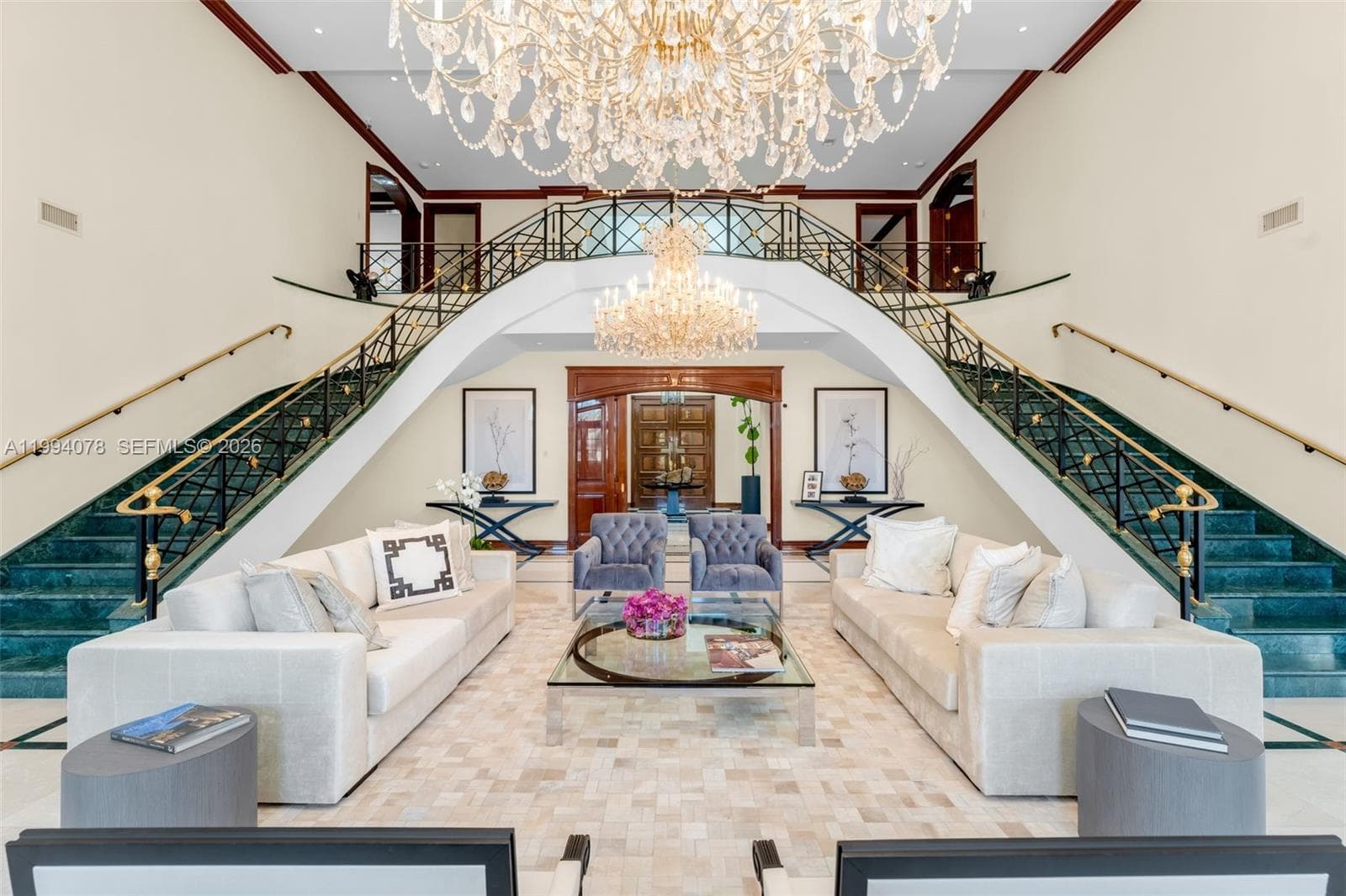 585 Arvida Pkwy photo 4