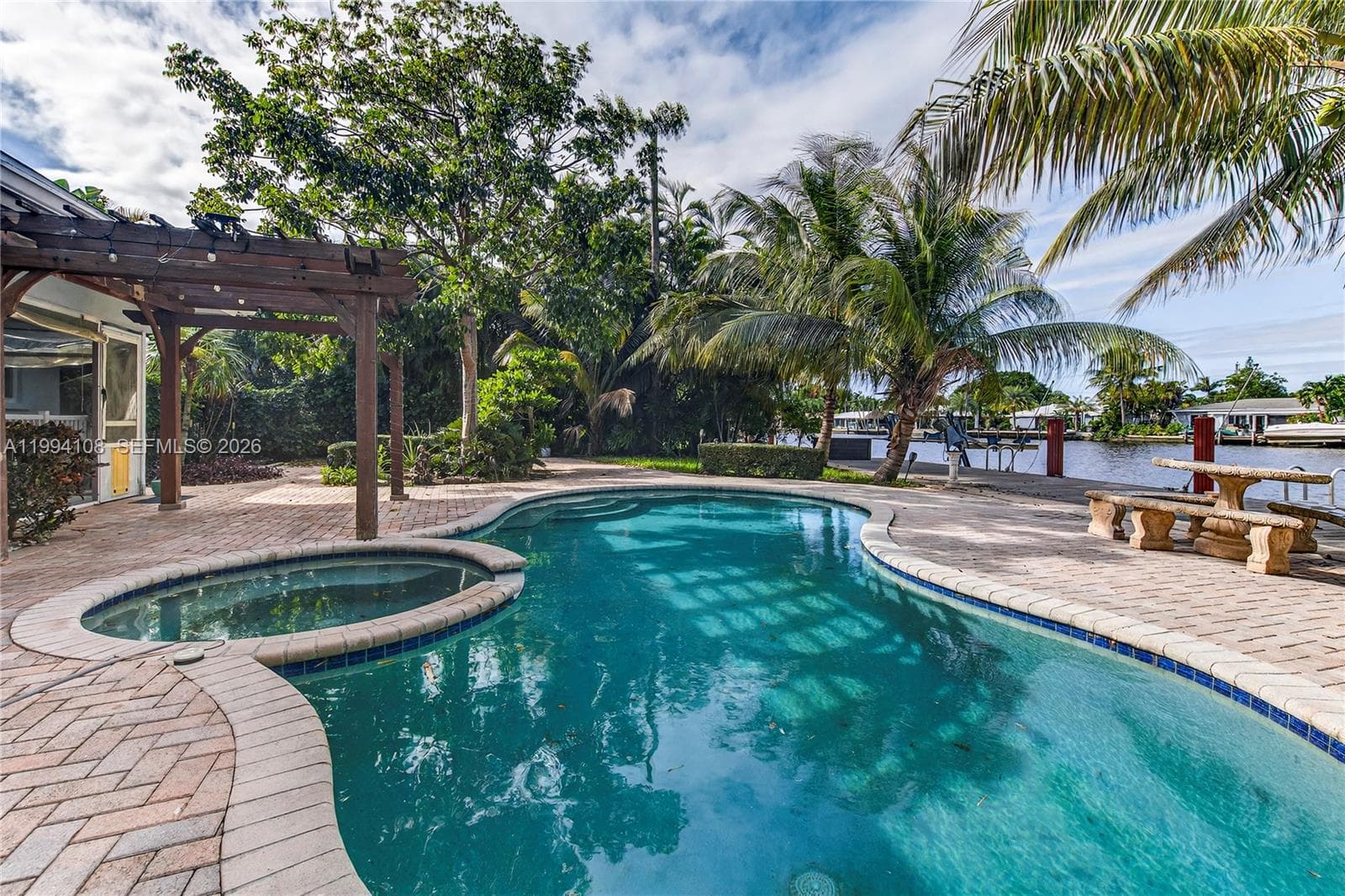 2801 Coral Shores Dr photo 4