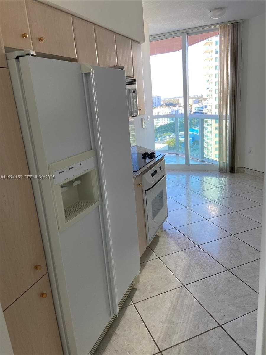 3370 Hidden Bay Dr 1914 photo 12
