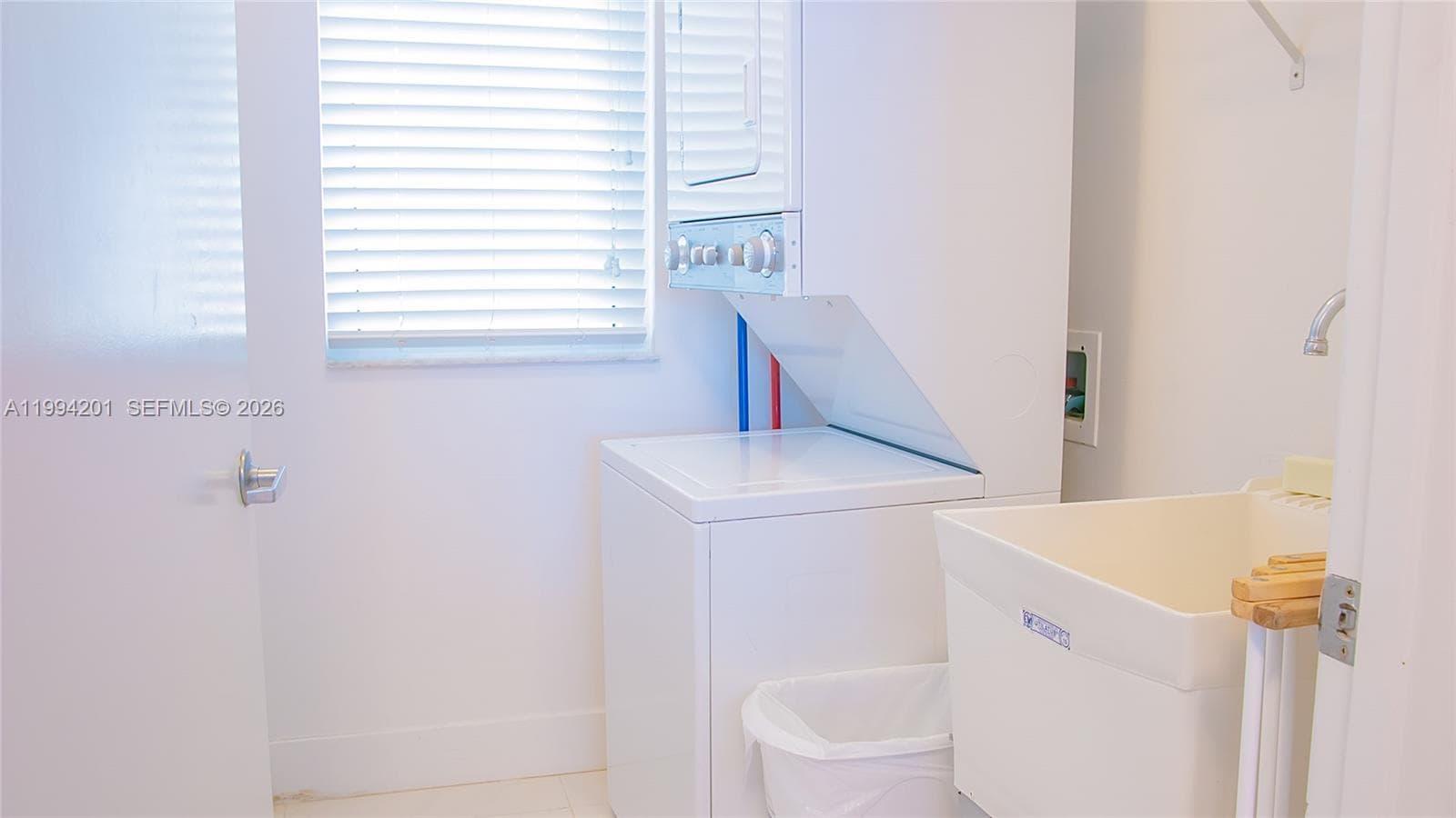 905 photo 22