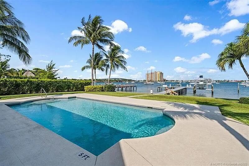 2941 Lake Drive photo 18