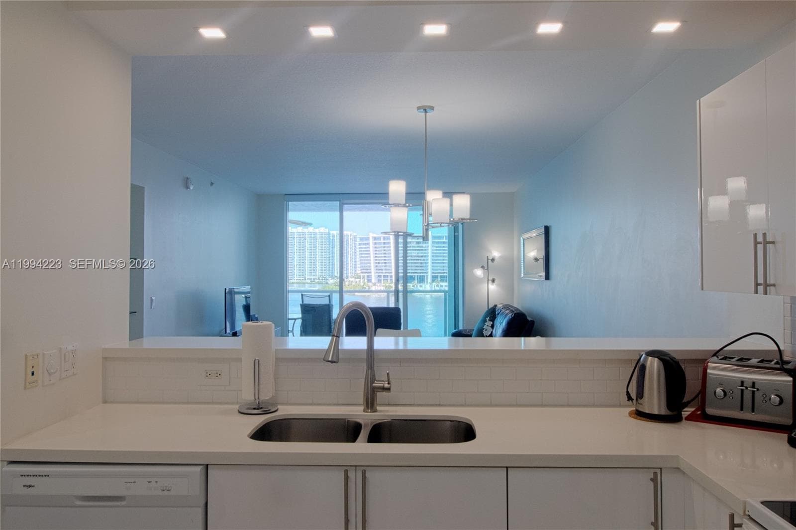 18100 Bay Rd 906 photo 24