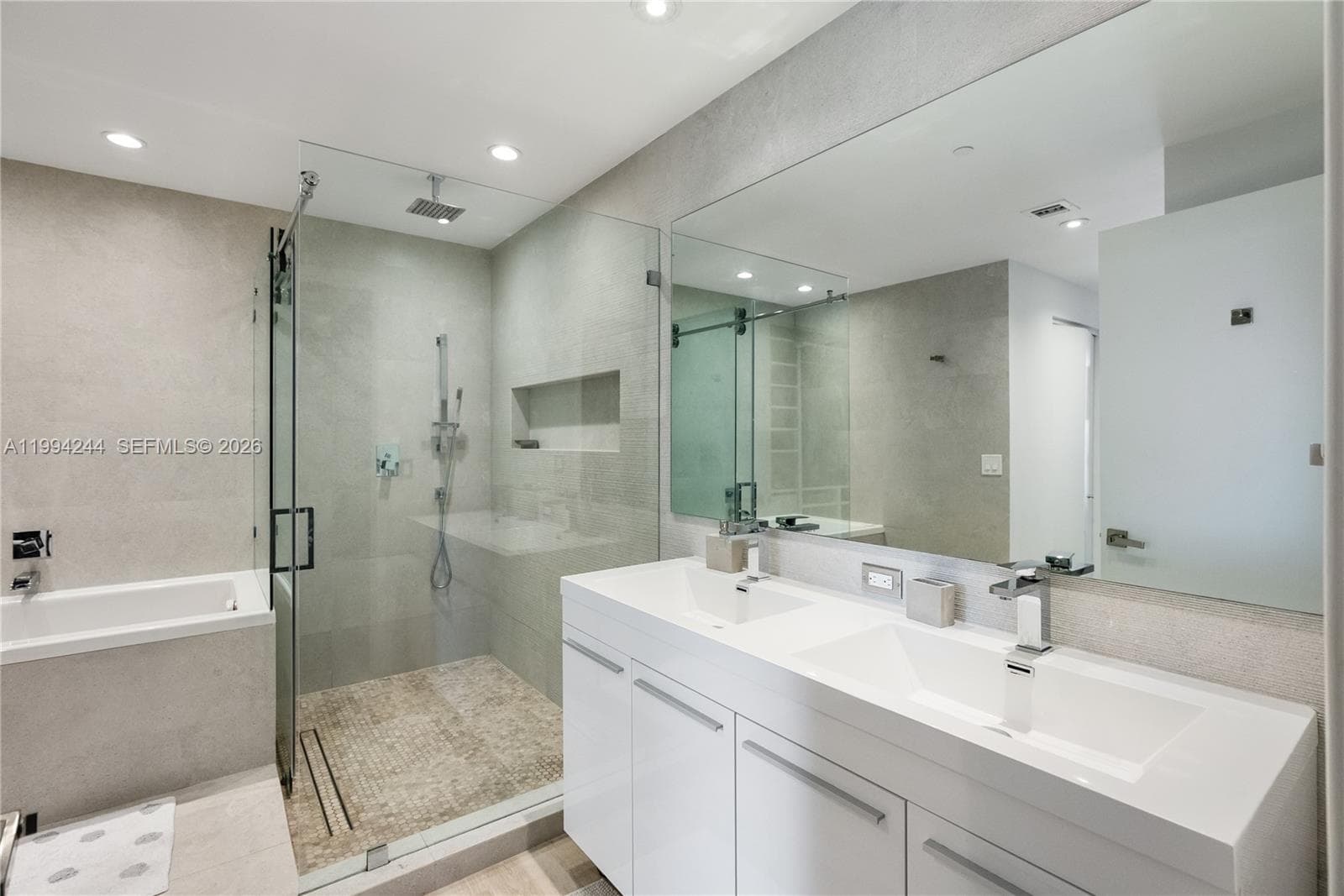 901 Brickell Key Blvd 305 photo 16
