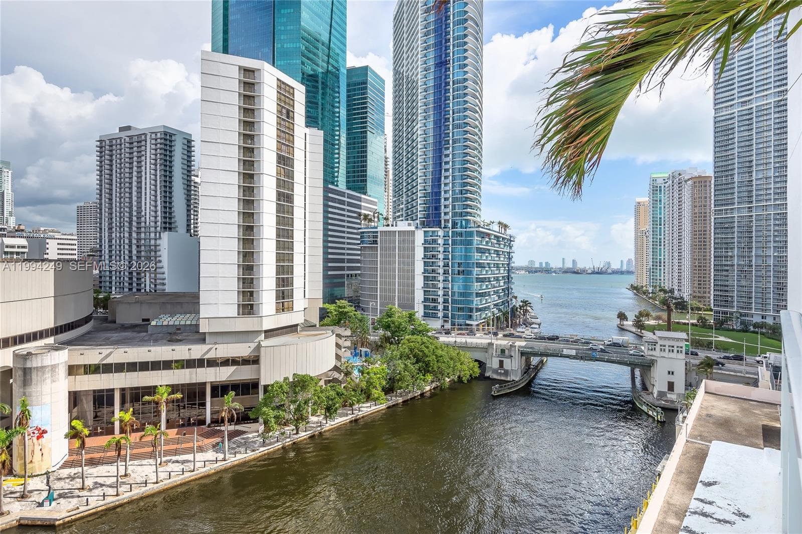 31 5th St 3914 photo 3