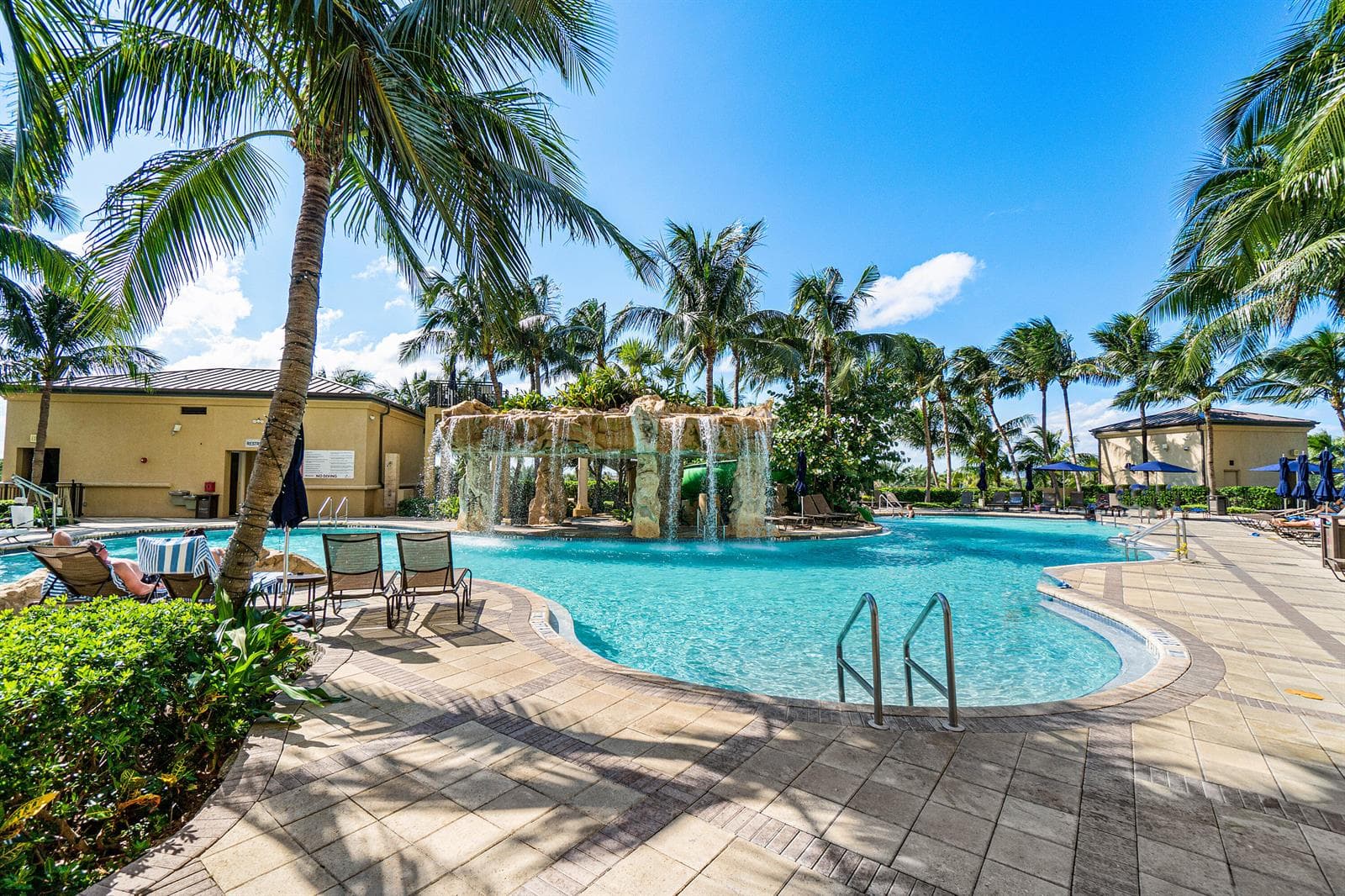 3800 N Ocean Drive photo 2