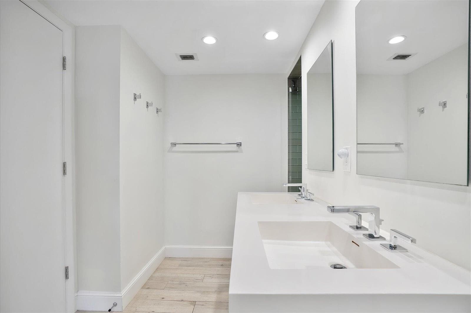 1500 S Ocean Drive Unit F8 photo 17
