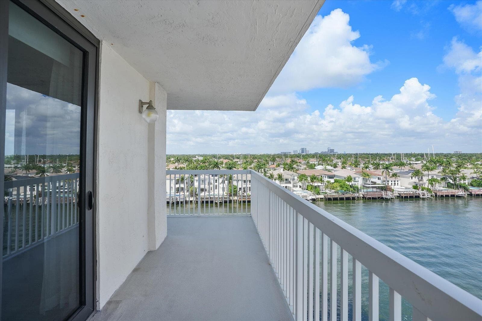 1500 S Ocean Drive Unit F8 photo 21