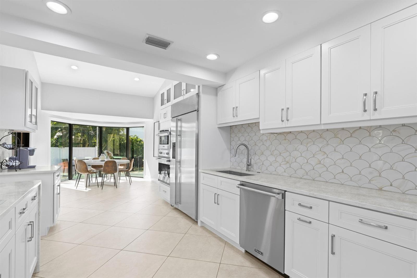 1050 Brooks Lane photo 8