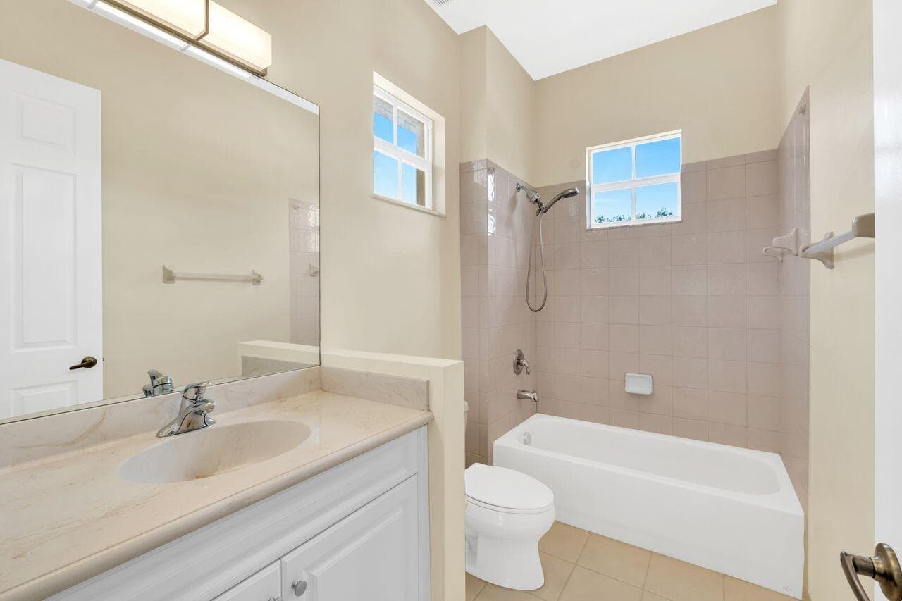 8035 NW 127th Lane 3-e photo 13