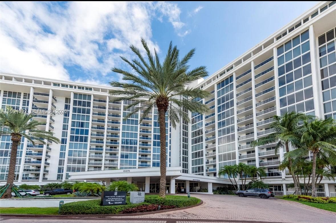 10275 Collins Ave 806 photo 2