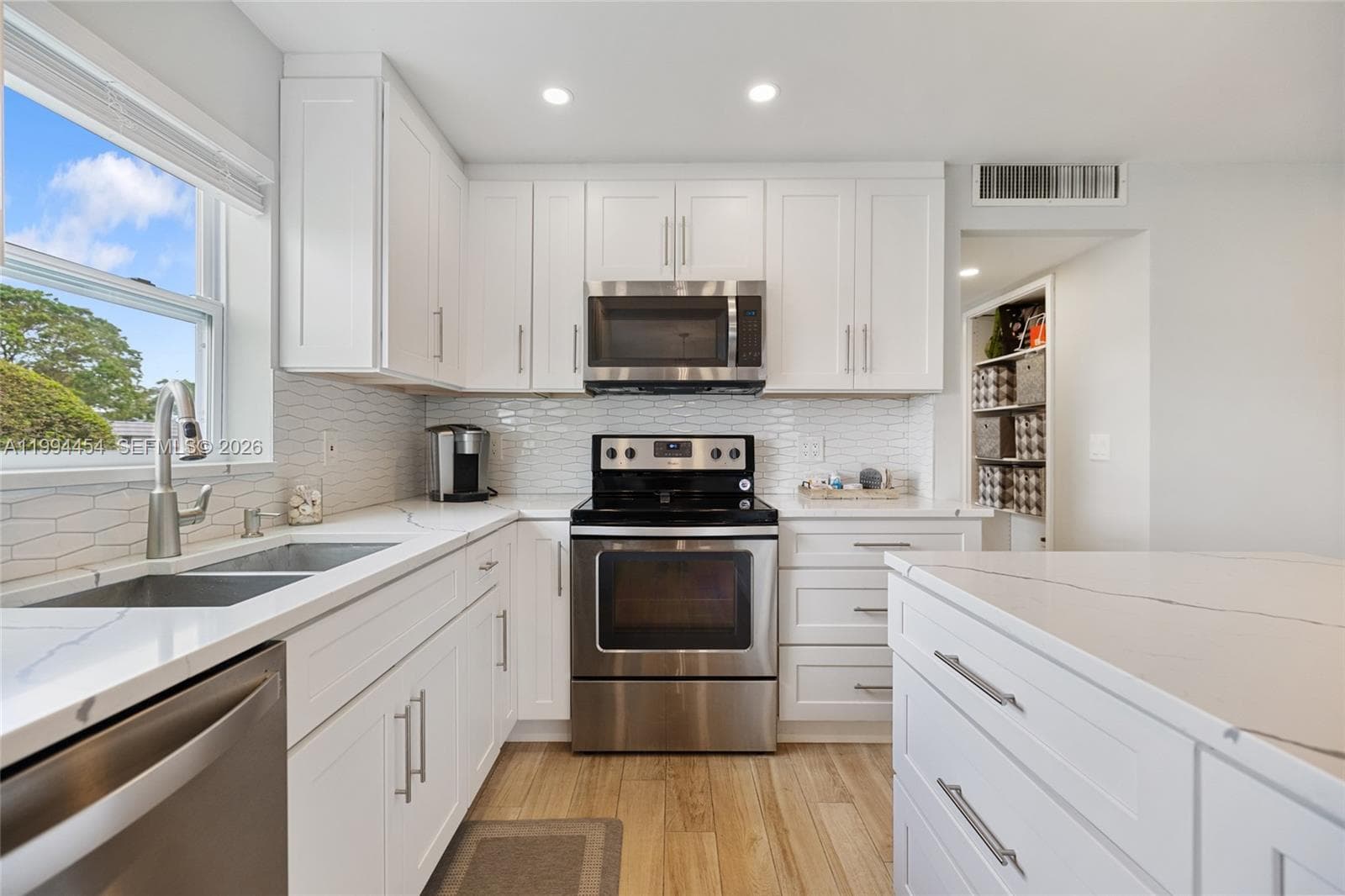 72 Monaco B 72 photo 9