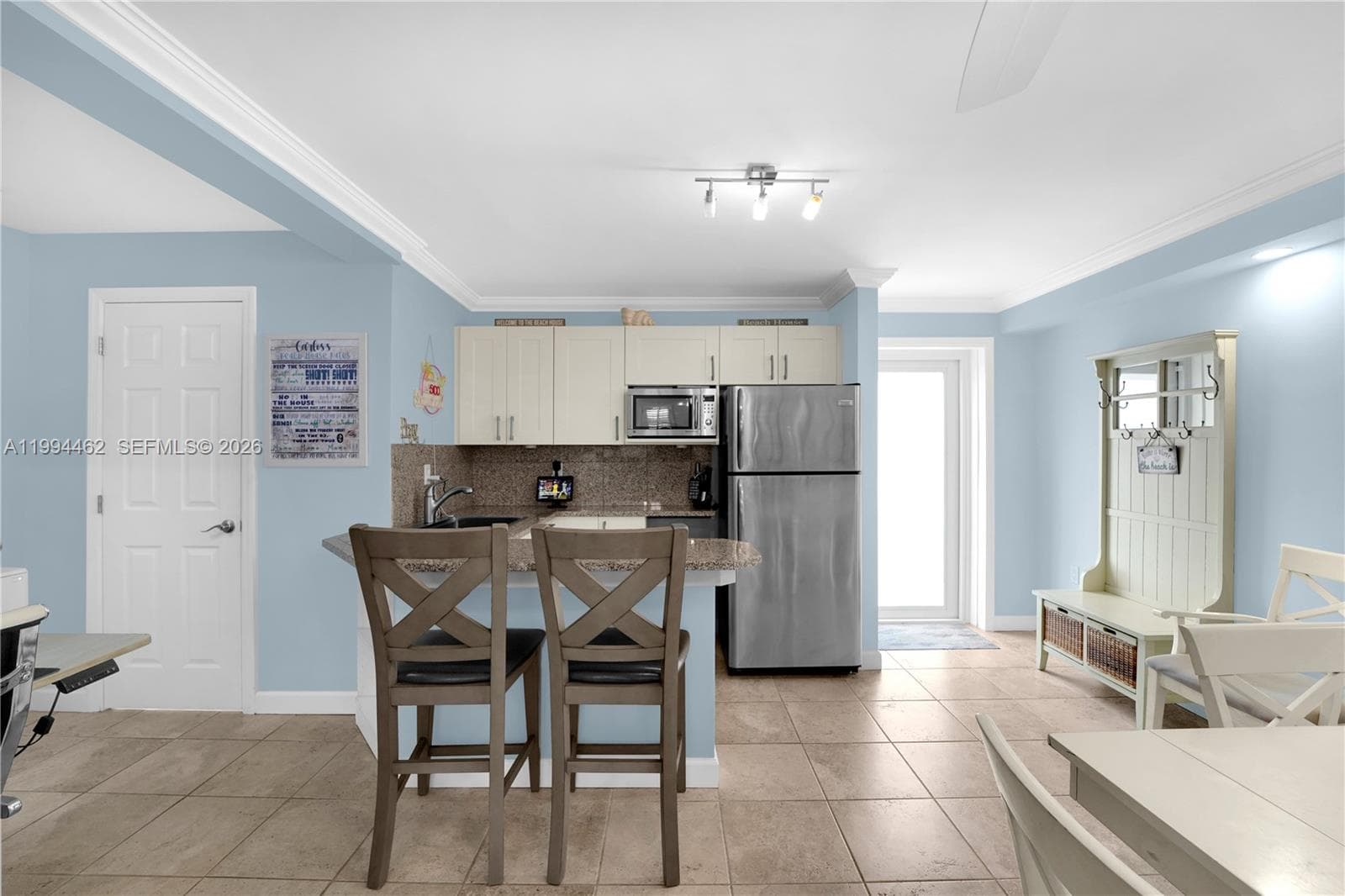 335 Virginia St photo 22