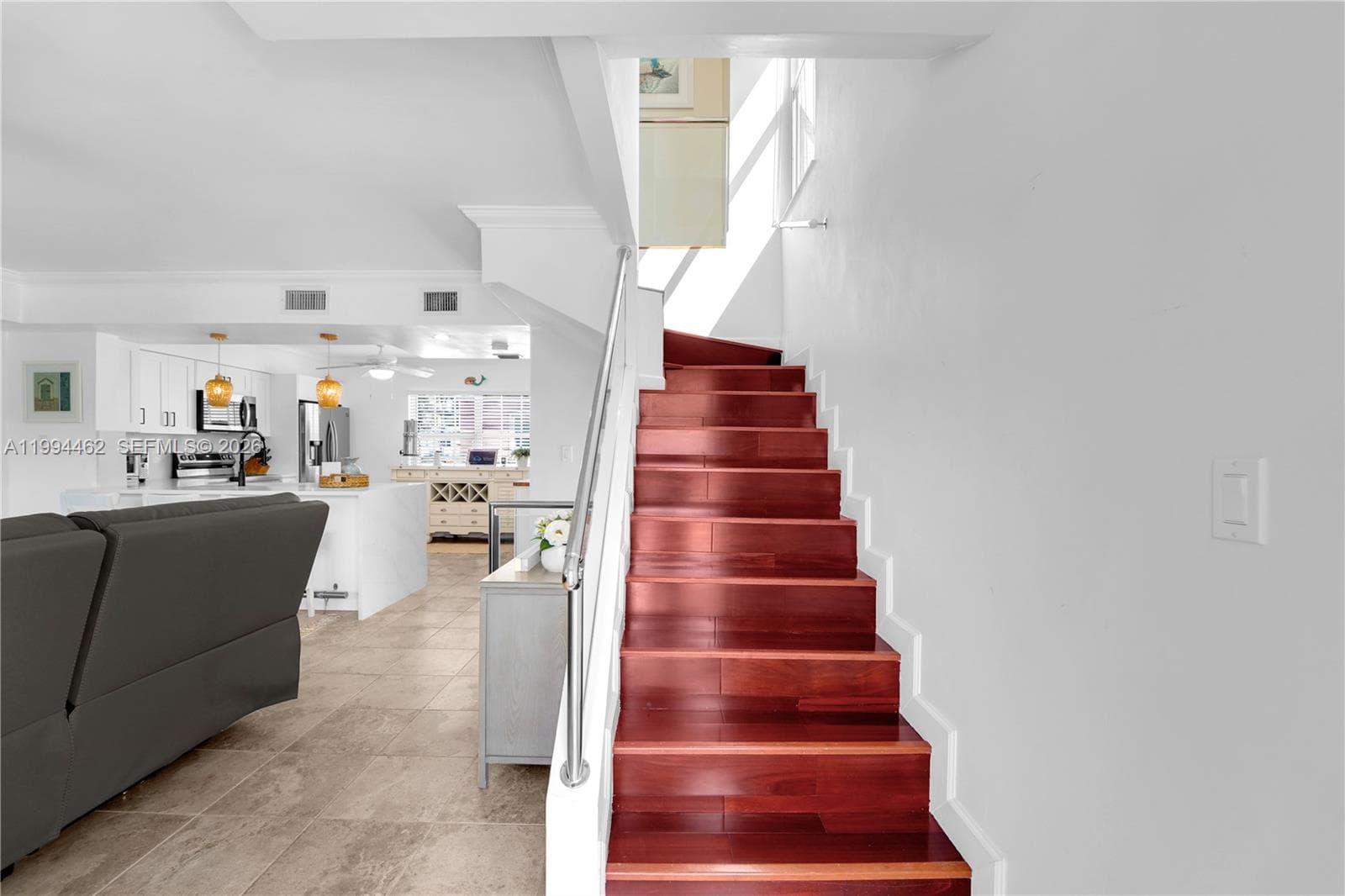 335 Virginia St photo 11