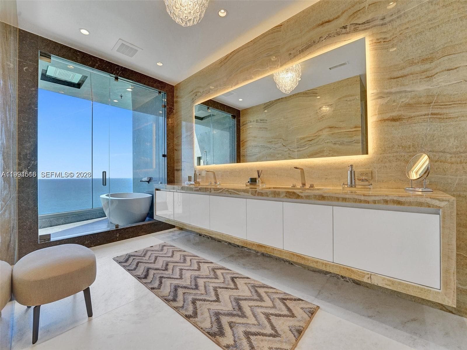 17901 COLLINS 2301 photo 9