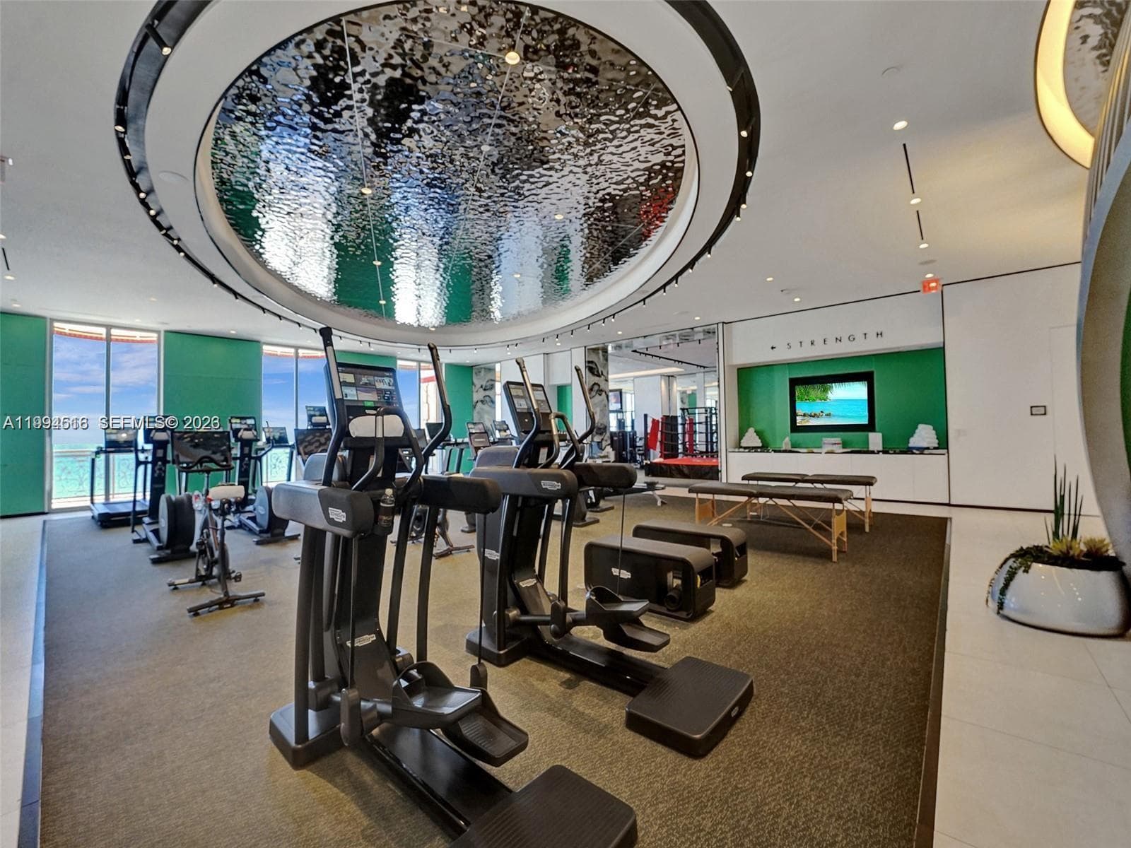 17901 COLLINS 2301 photo 15