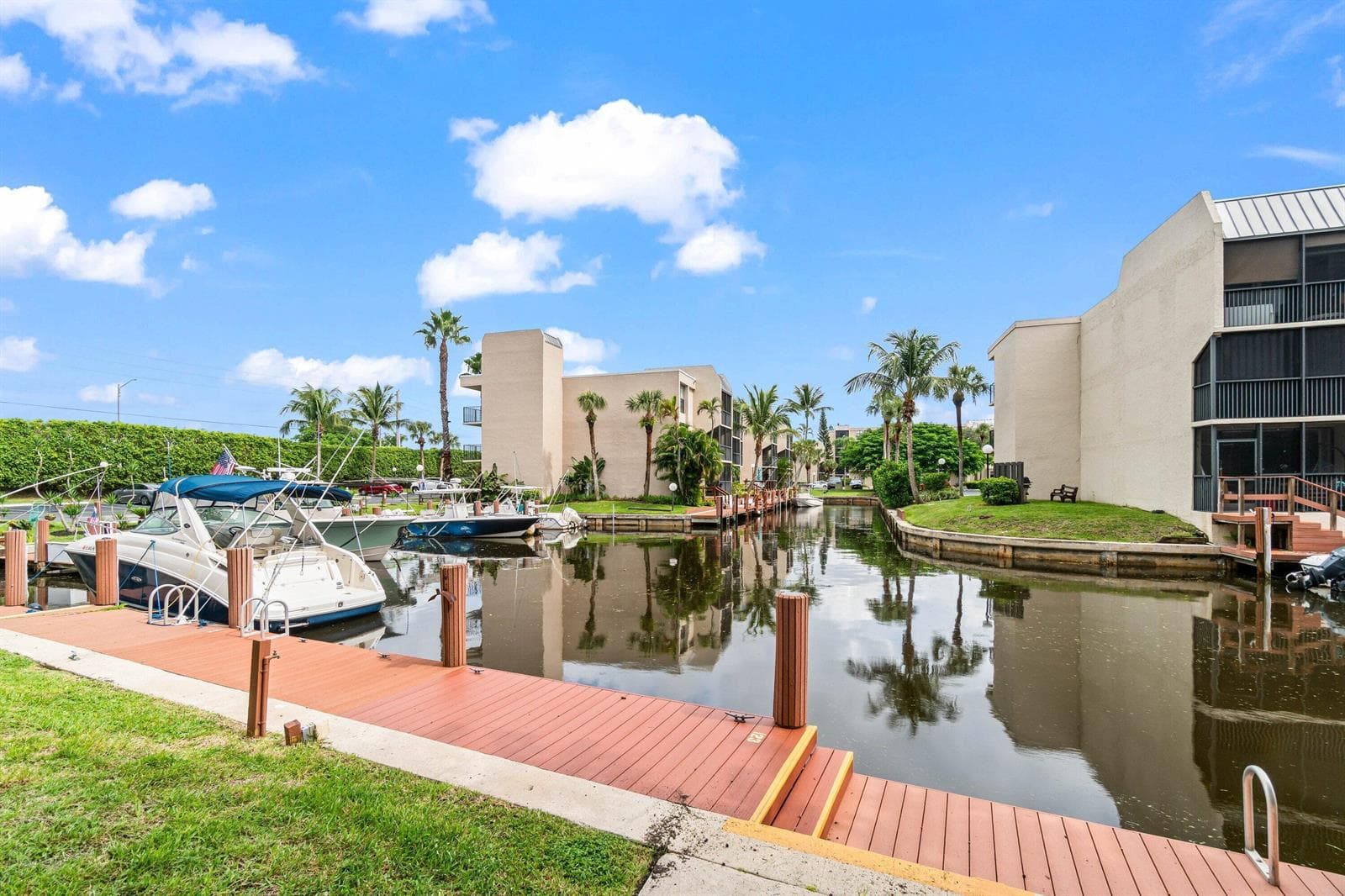 17 Royal Palm Way 103 photo 2