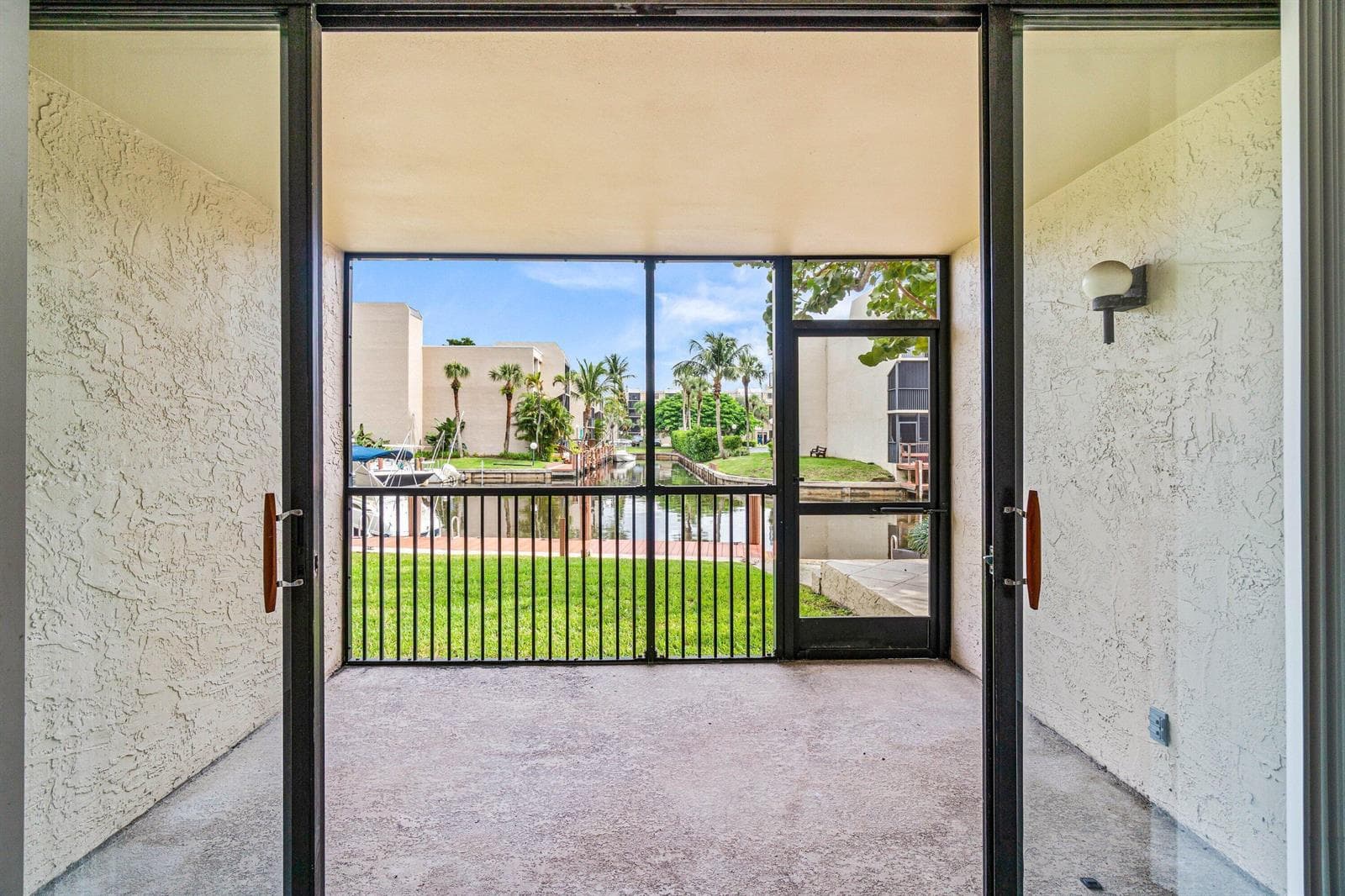 17 Royal Palm Way 103 photo 13