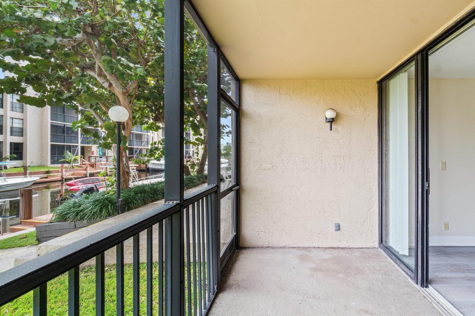 17 Royal Palm Way 103 photo 16