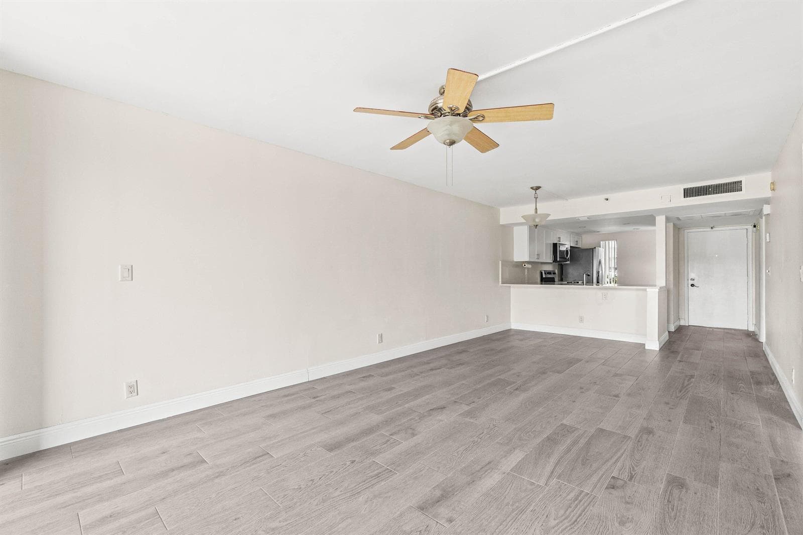 17 Royal Palm Way 103 photo 12