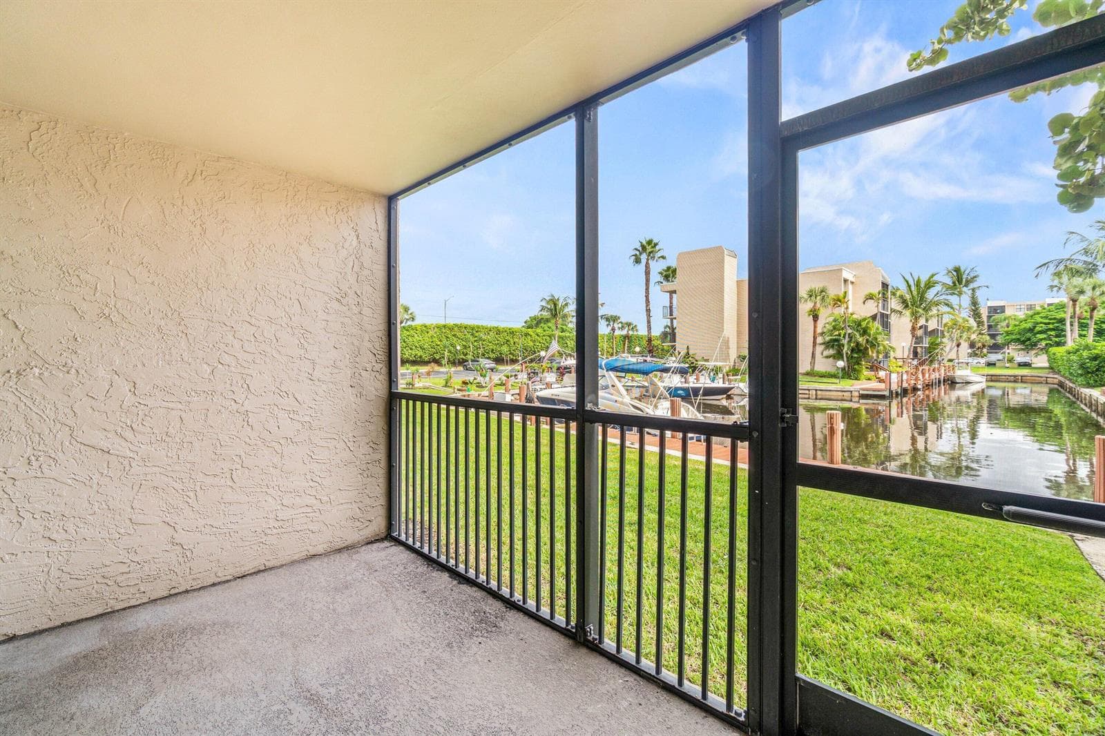 17 Royal Palm Way 103 photo 14