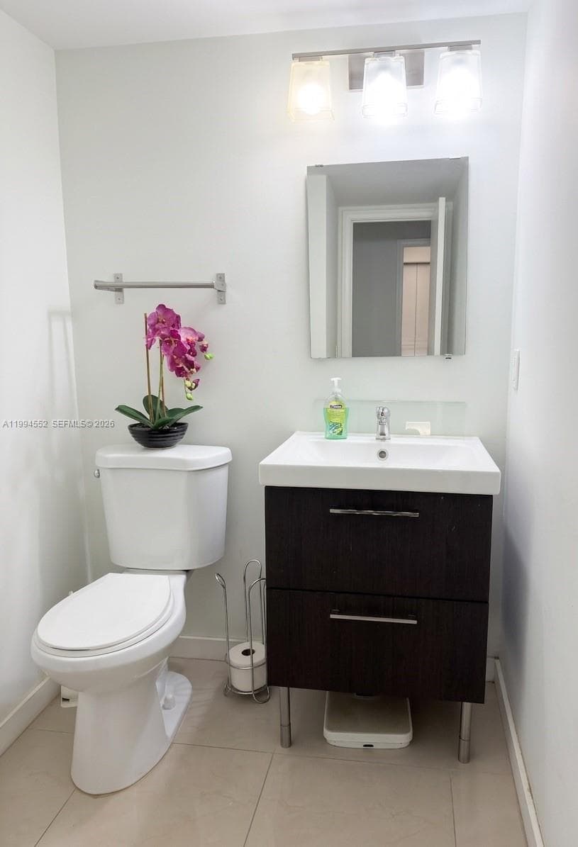 1881 Middle River Dr 704 photo 8