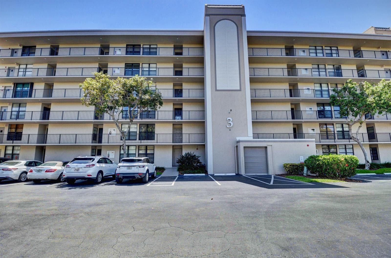 3 Royal Palm Way 102 photo 3