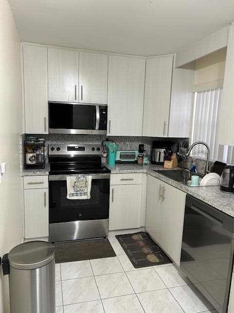 200 Lake Carol Drive photo 2