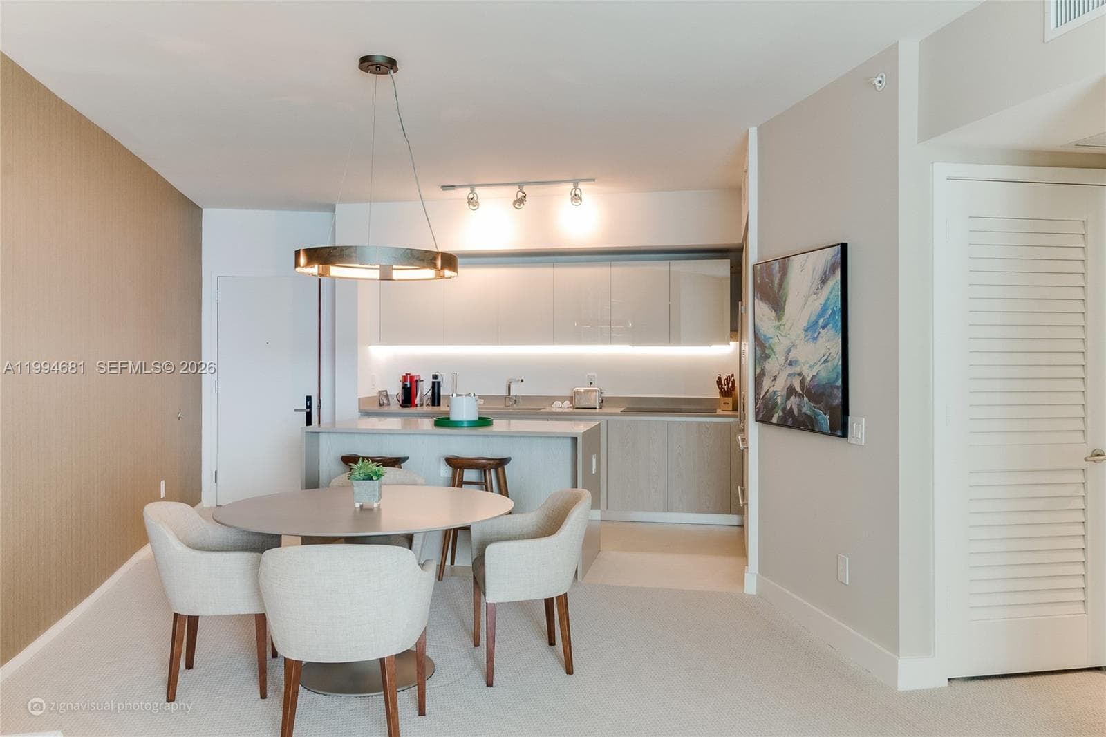 4111 Ocean Dr 2707 photo 8