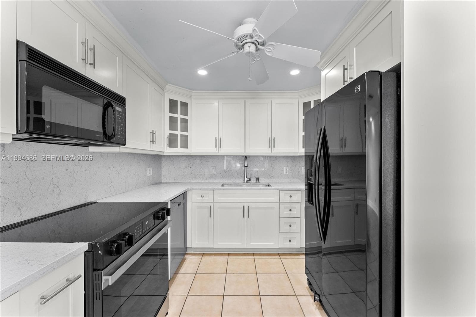 392 Golfview Rd A photo 2