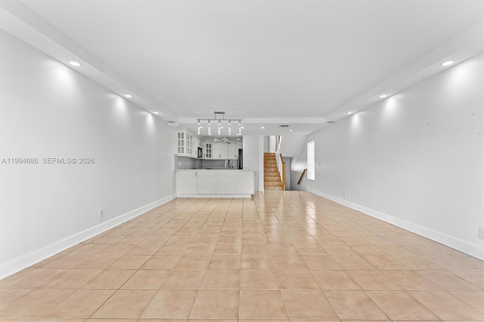 392 Golfview Rd A photo 9