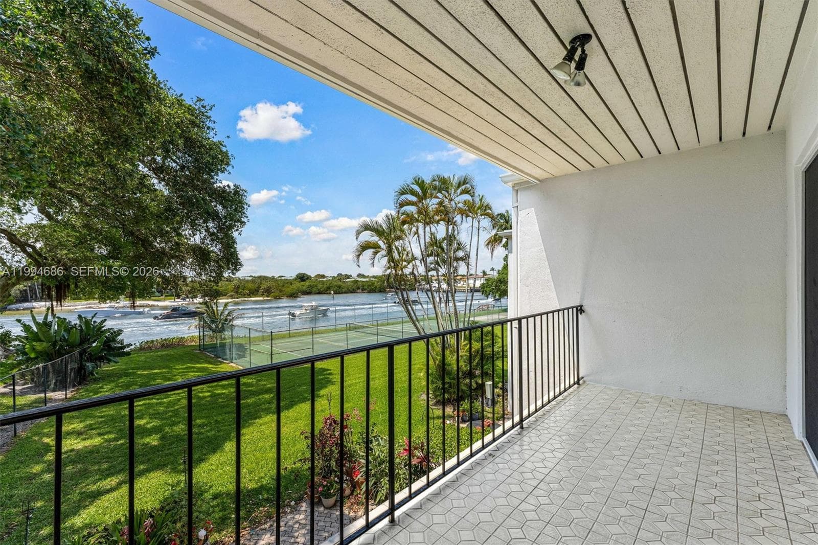 392 Golfview Rd A photo 24