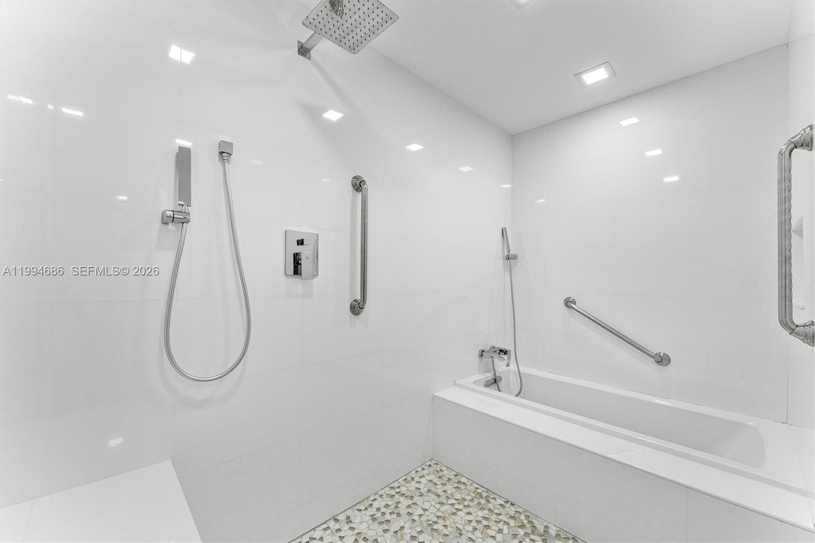 392 Golfview Rd A photo 15