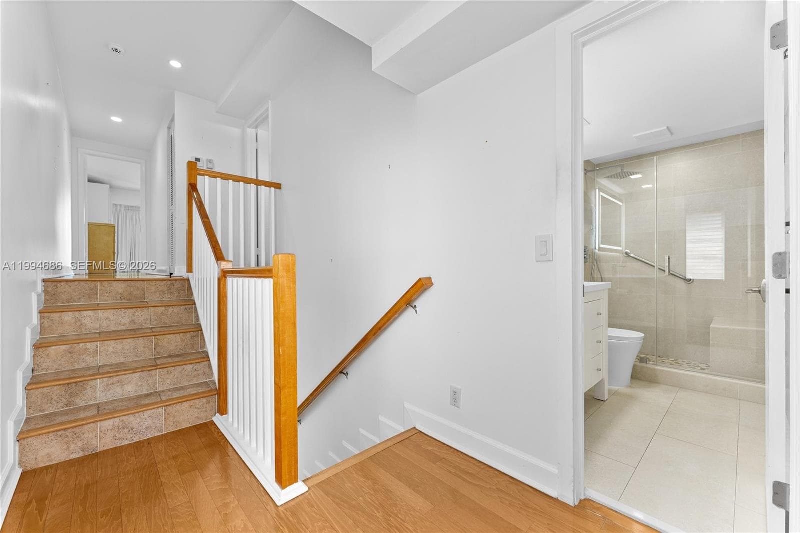 392 Golfview Rd A photo 11