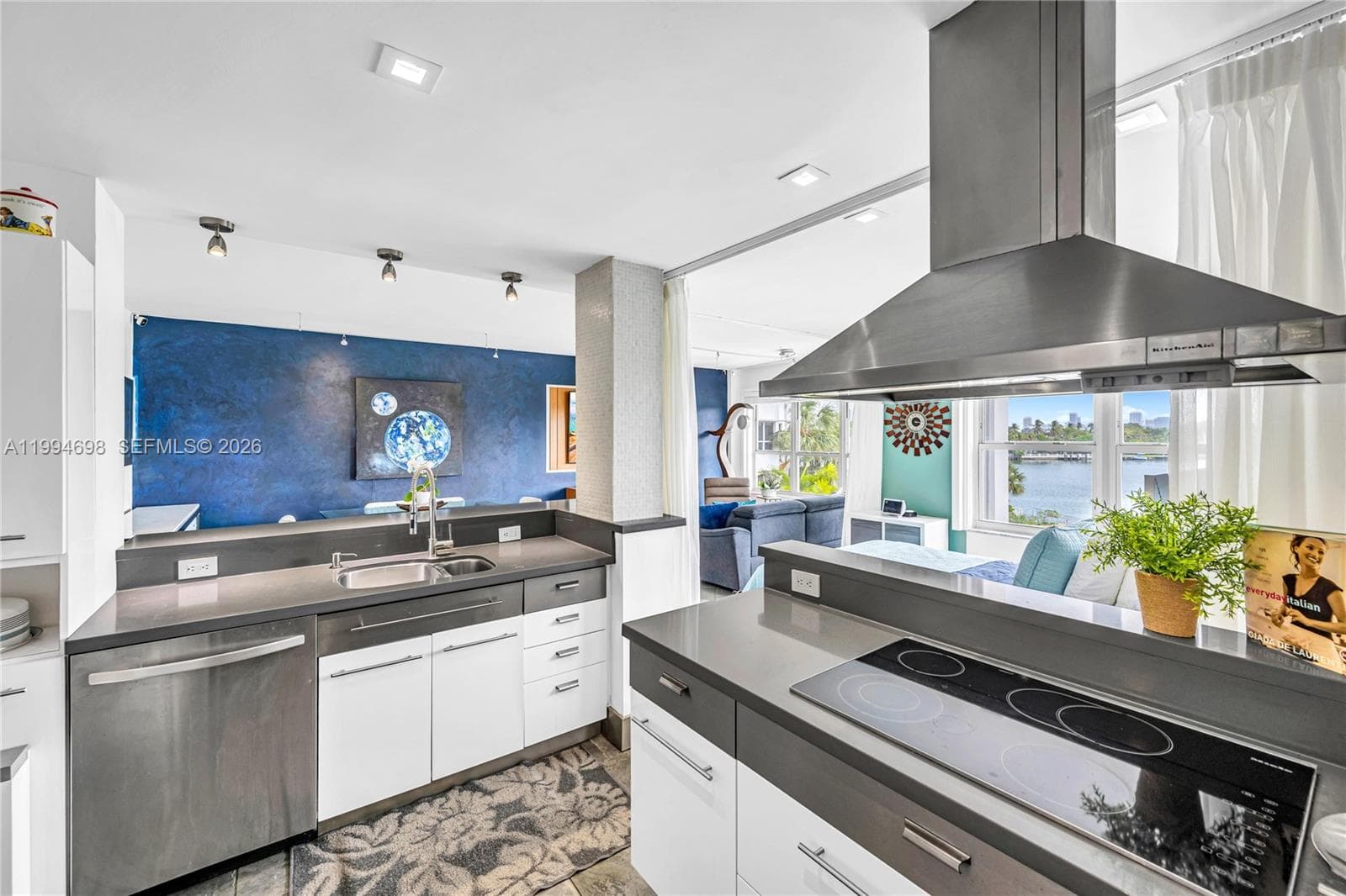 9102 Bay Harbor Dr 3-C photo 23