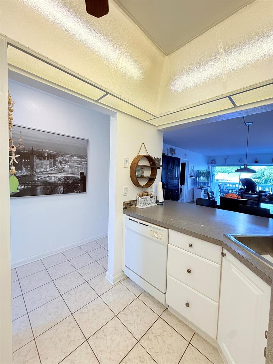 470 Paradise Isle Boulevard 204 photo 17