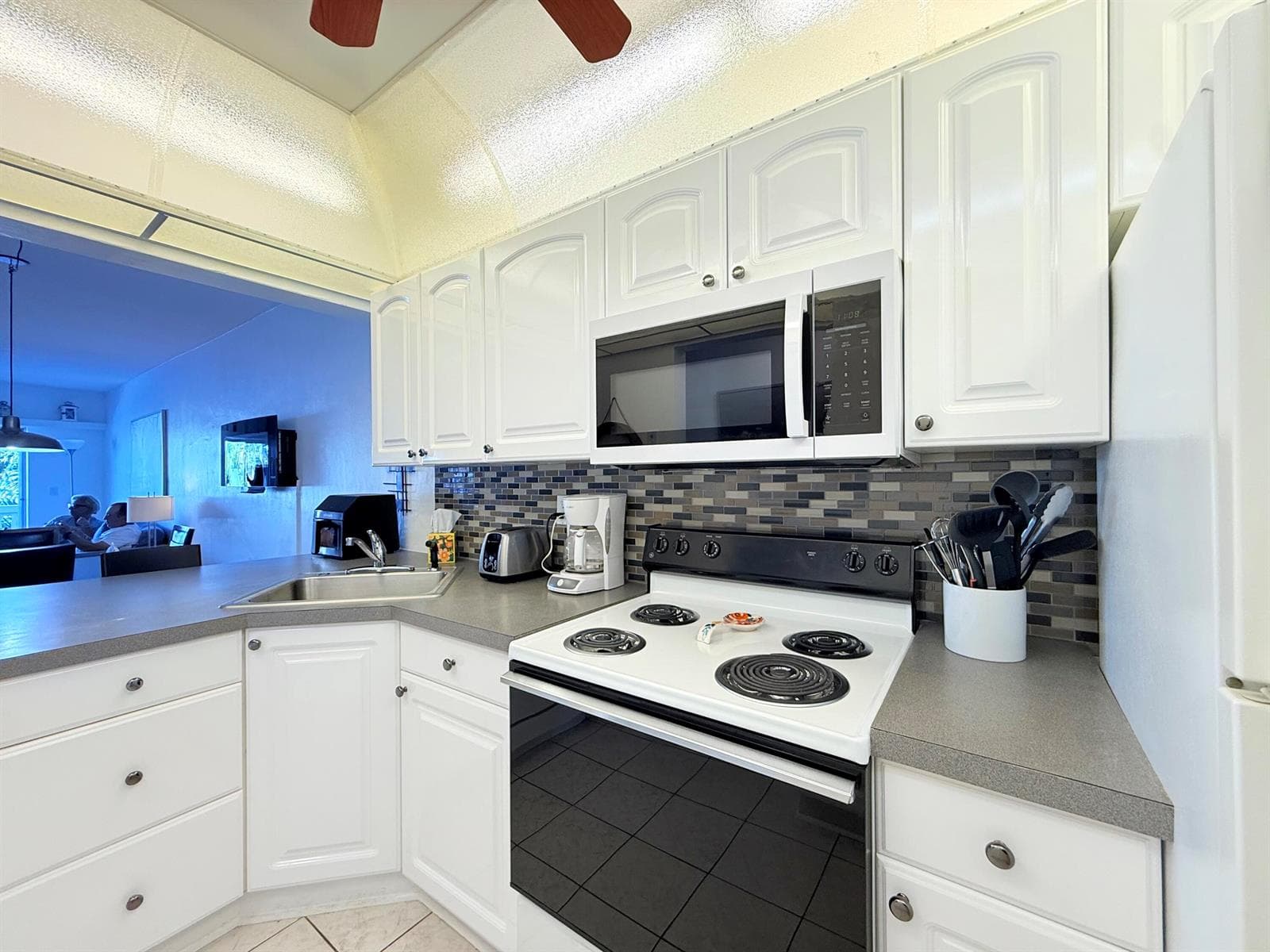 470 Paradise Isle Boulevard 204 photo 19