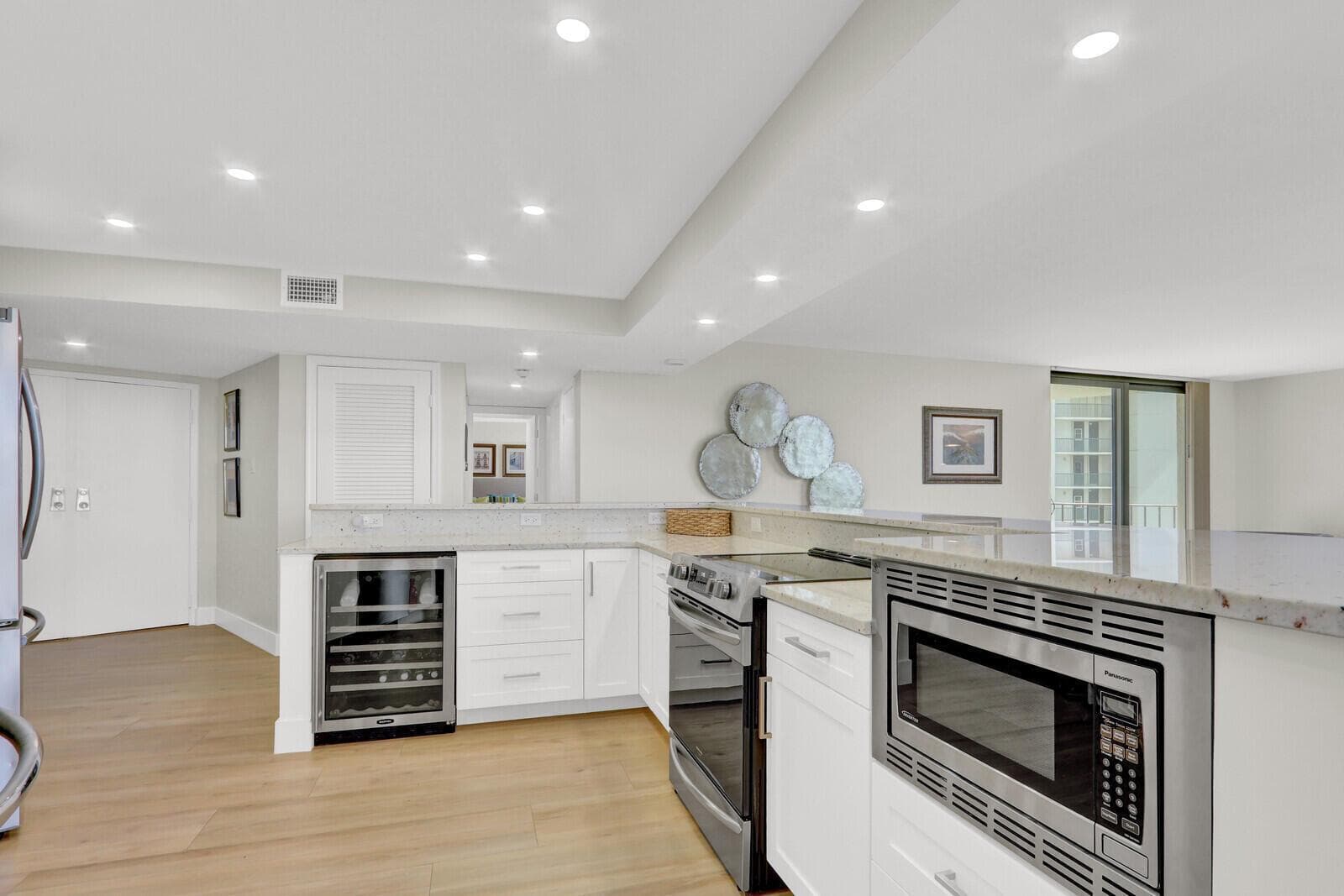 5420 N Ocean Drive 506 photo 9