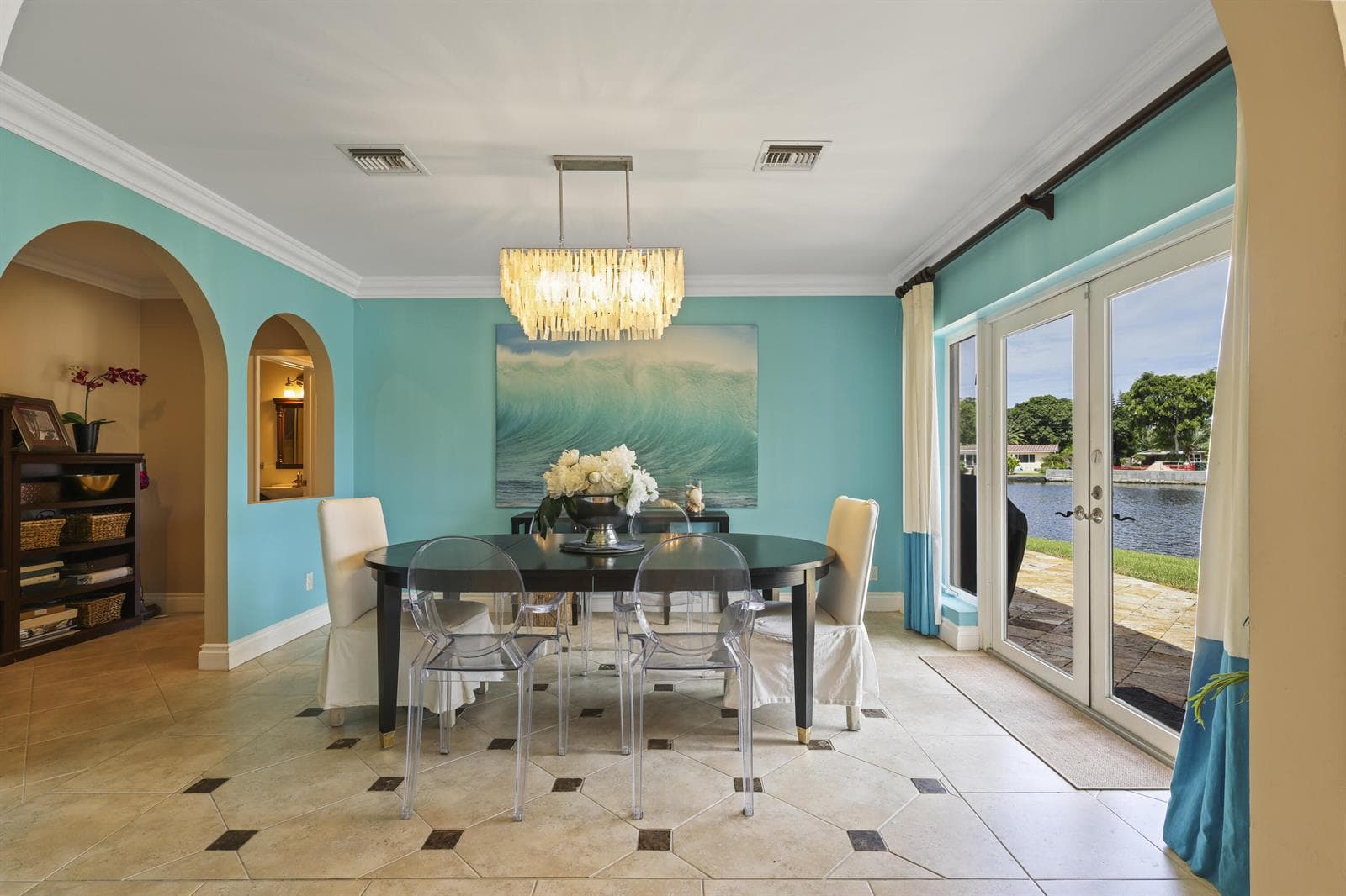 1925 Coral Gardens Drive photo 13